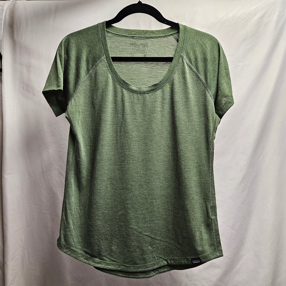 PATAGONIA Med green t-shirt top casual scoop neck capilene cool trail